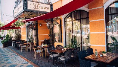 Открытие летней площадки кафе Манжо.